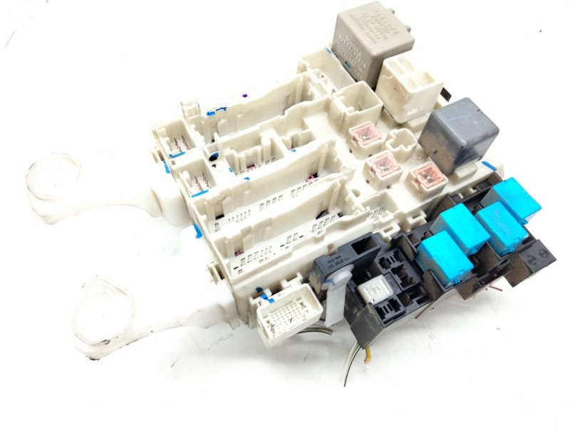 Recambio de caja reles para toyota rav 4 (a3) 2.2 turbodiesel cat referencia OEM IAM 8273042010  