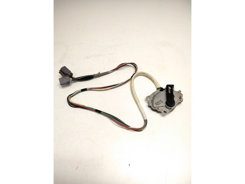 Recambio de modulo electronico para nissan patrol iii/1 hardtop (k160) 2.8 td referencia OEM IAM 31918-52X05  INTERRUPTOR DE POS