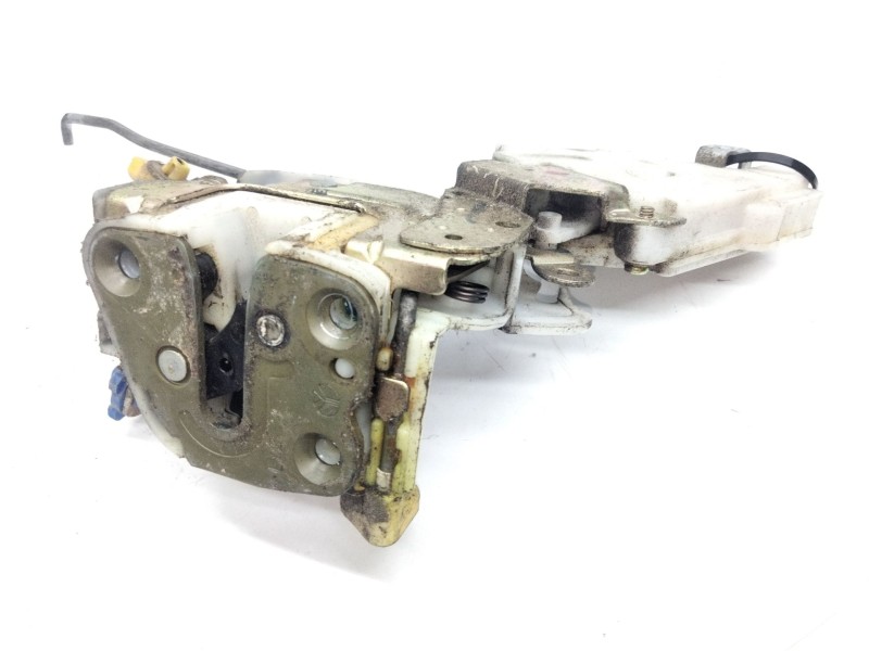 Recambio de cerradura puerta delantera izquierda para nissan vanette cargo furgón (hc 23) 2.3 d referencia OEM IAM 6055261006  