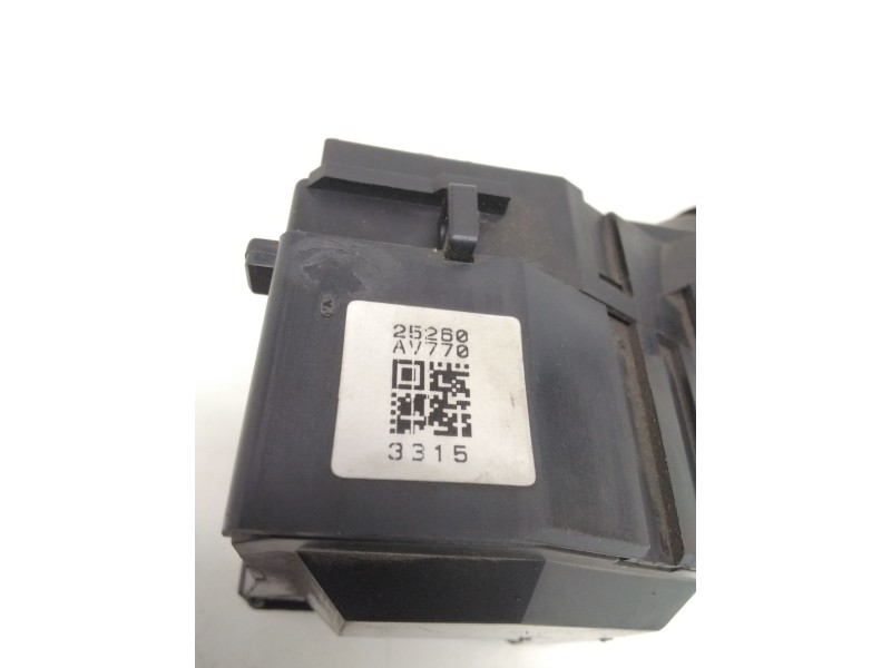 Recambio de mando limpia para nissan almera tino (v10) 2.2 dci referencia OEM IAM 25260AV770  