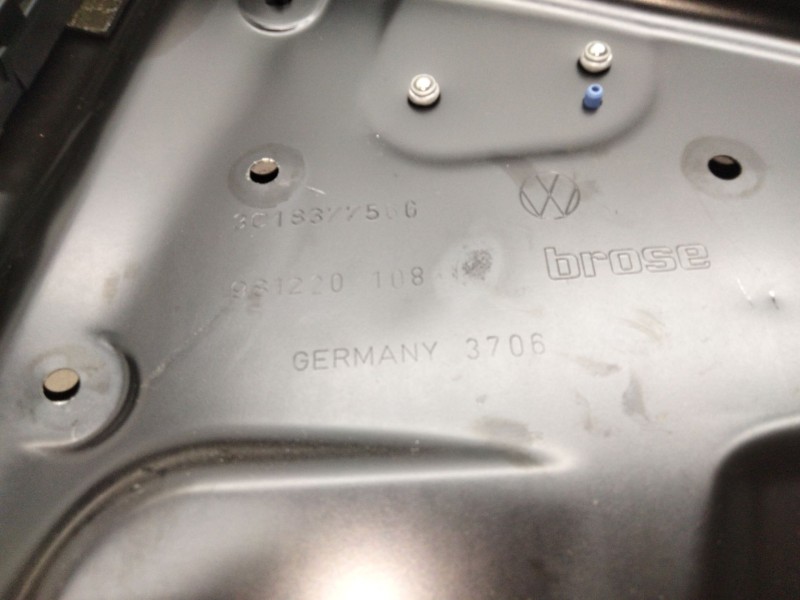 Recambio de elevalunas delantero derecho para volkswagen passat b6 (3c2) 2.0 tdi referencia OEM IAM 3C1837756G  