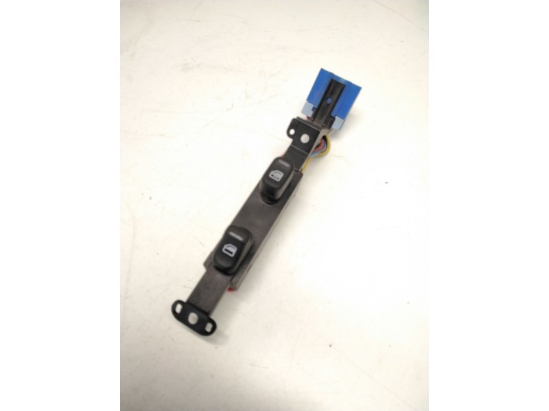 Recambio de mando elevalunas trasero izquierdo para nissan terrano i (wd21) 2.4 i 4wd referencia OEM IAM 111697  