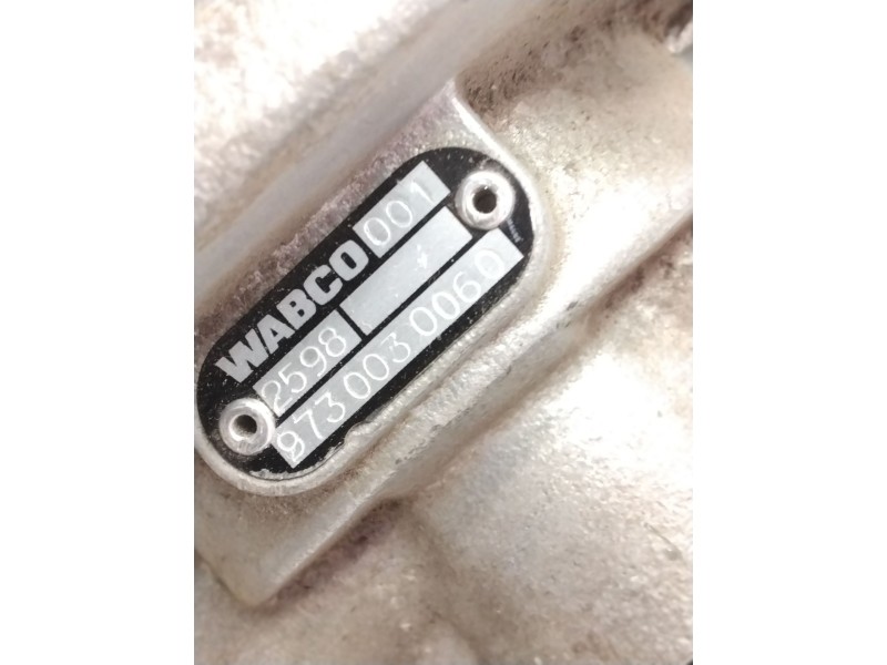 Recambio de valvula rele para iveco eurocargo 150 e 18 referencia OEM IAM 9730030060  WABCO