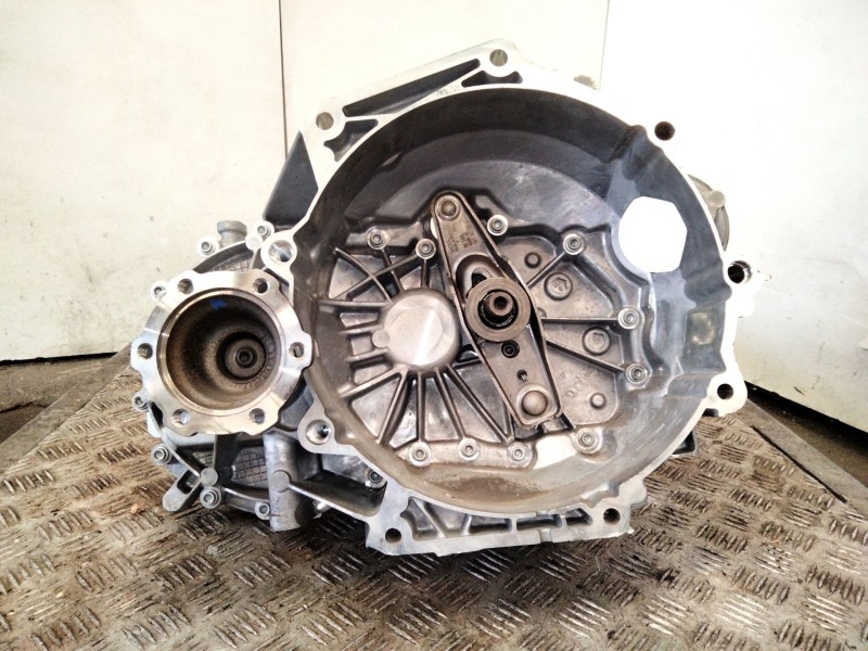 Recambio de caja cambios para volkswagen t-roc (a11, d11) 1.0 tsi referencia OEM IAM 0AJ301103  