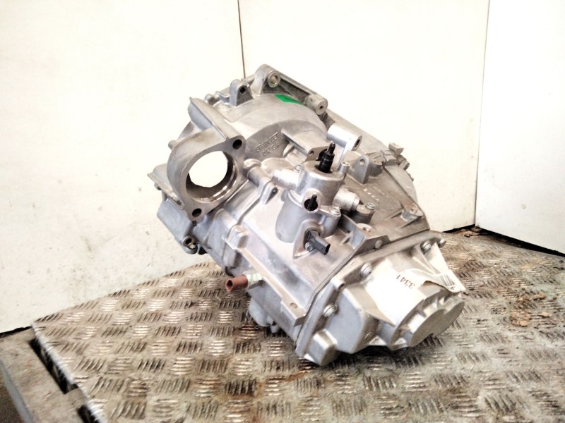 Recambio de caja cambios para volkswagen t-roc (a11, d11) 1.0 tsi referencia OEM IAM 0AJ301103  
