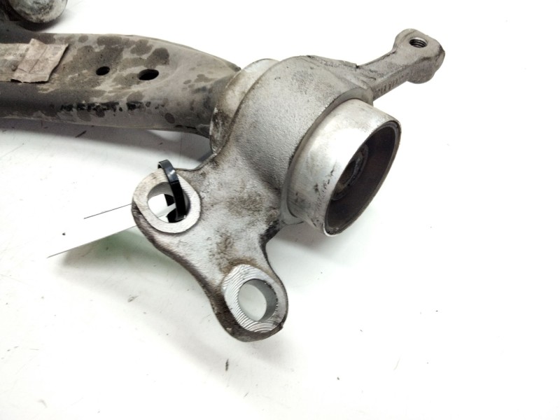 Recambio de brazo suspension inferior delantero izquierdo para bmw 2 gran tourer (f46) 218 d xdrive referencia OEM IAM 6879843  