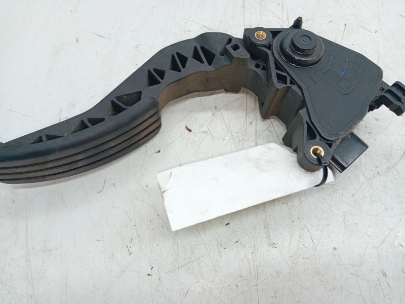 Recambio de pedal acelerador para renault megane iii berlina 5 p 1.5 dci diesel fap referencia OEM IAM 180020022R  