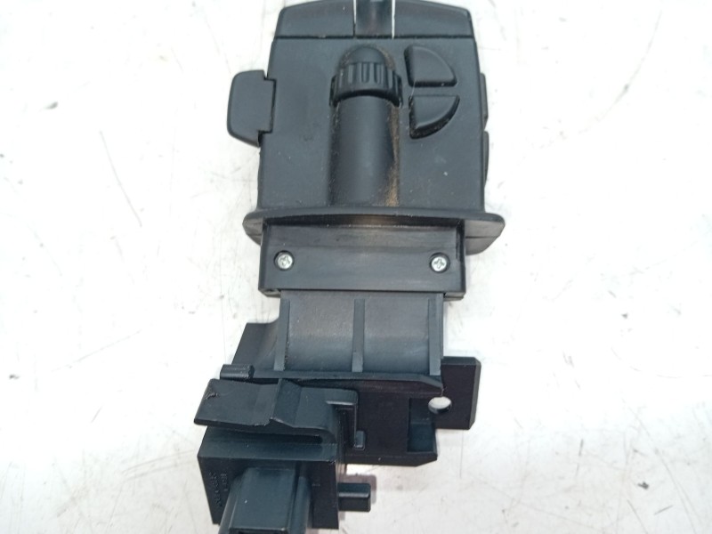 Recambio de mando volante para renault megane iii berlina 5 p 1.5 dci diesel fap referencia OEM IAM 255520014R  