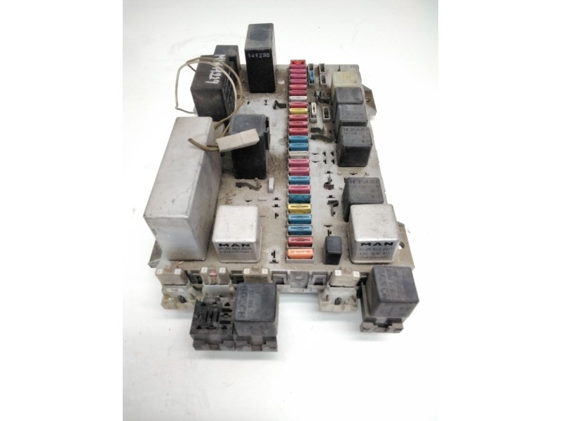 Recambio de caja fusibles para man g 90 (tipo lo1/lo2/lo4 dsd.8.87) 9.150 caja abierta referencia OEM IAM 81254446060 896055 MAN