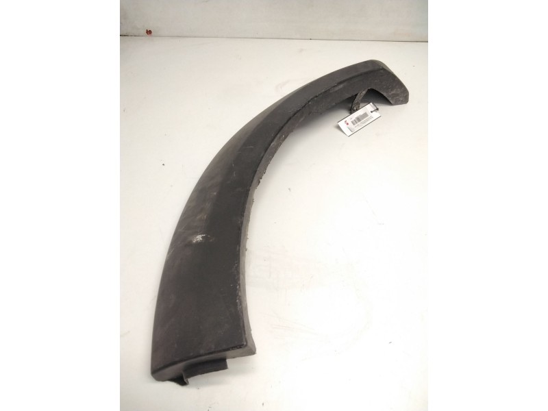 Recambio de moldura trasera izquierda para land rover discovery v6 td se referencia OEM IAM   