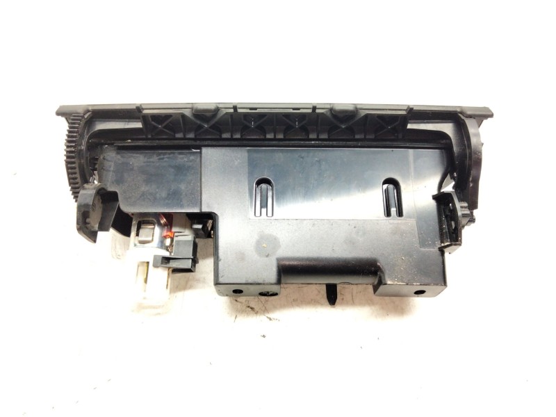 Recambio de cenicero para volkswagen passat cc b6 (357) 2.0 tdi referencia OEM IAM 3C0863284  