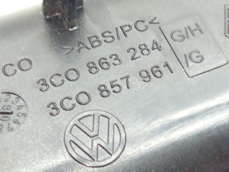 Recambio de cenicero para volkswagen passat cc b6 (357) 2.0 tdi referencia OEM IAM 3C0863284  