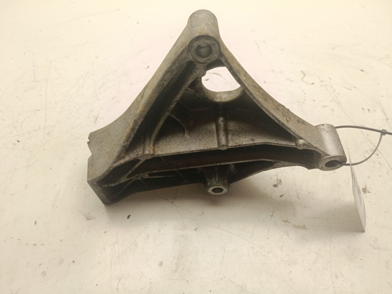 Recambio de soporte motor izquierdo superior para bmw 3 (f30, f80) 318 d referencia OEM IAM 22116788611  