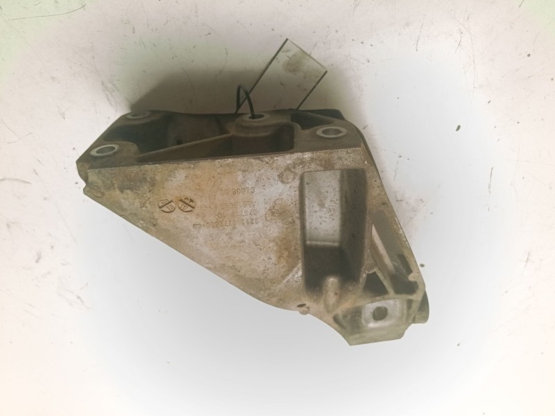 Recambio de soporte motor derecho superior para bmw x5 (e70) 3.0 3.0d referencia OEM IAM 22116772680  