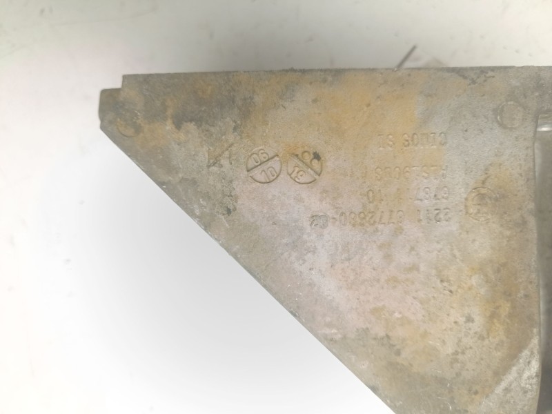 Recambio de soporte motor derecho superior para bmw x5 (e70) 3.0 3.0d referencia OEM IAM 22116772680  