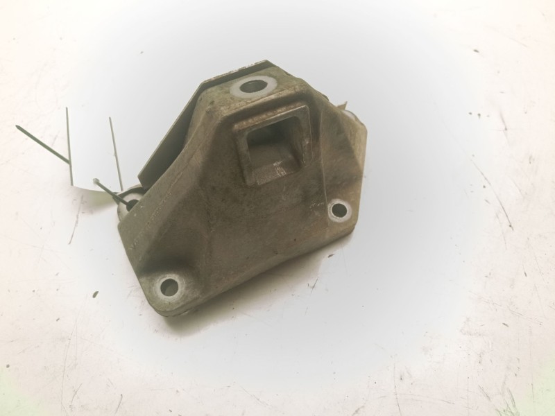 Recambio de soporte motor derecho superior para bmw 7 (f01, f02, f03, f04) 730 d referencia OEM IAM 22116777628  