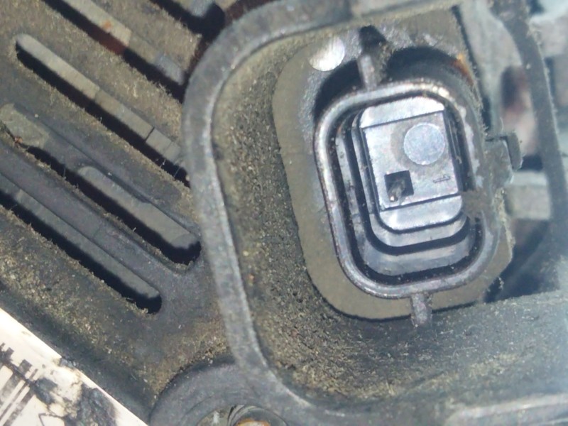 Recambio de alternador para renault scenic iii 1.6 dci diesel fap referencia OEM IAM 8200854119  