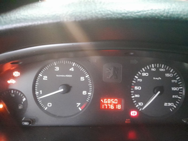 peugeot 406 (8b) del año 2001