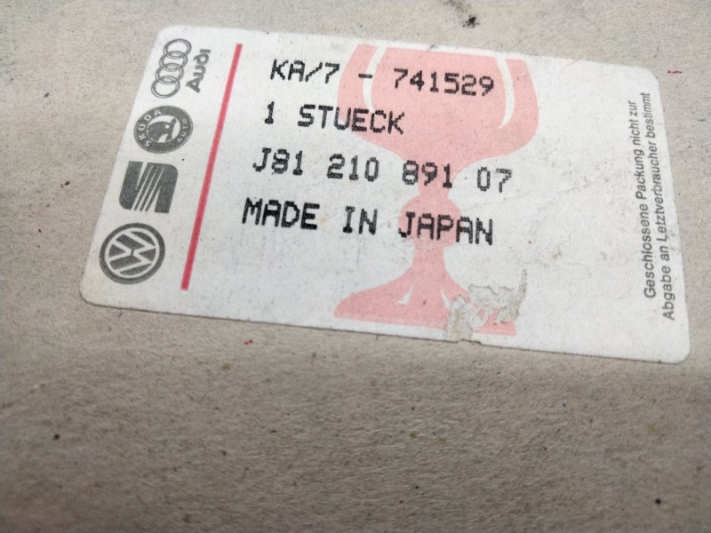 Recambio de piloto trasero derecho paragolpes para volkswagen taro 2.2 referencia OEM IAM J8121089107  