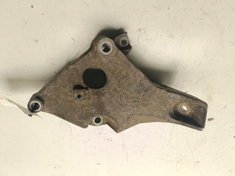 Recambio de soporte motor izquierdo inferior para bmw serie 3 berlina (e90) referencia OEM IAM 2211677504101  