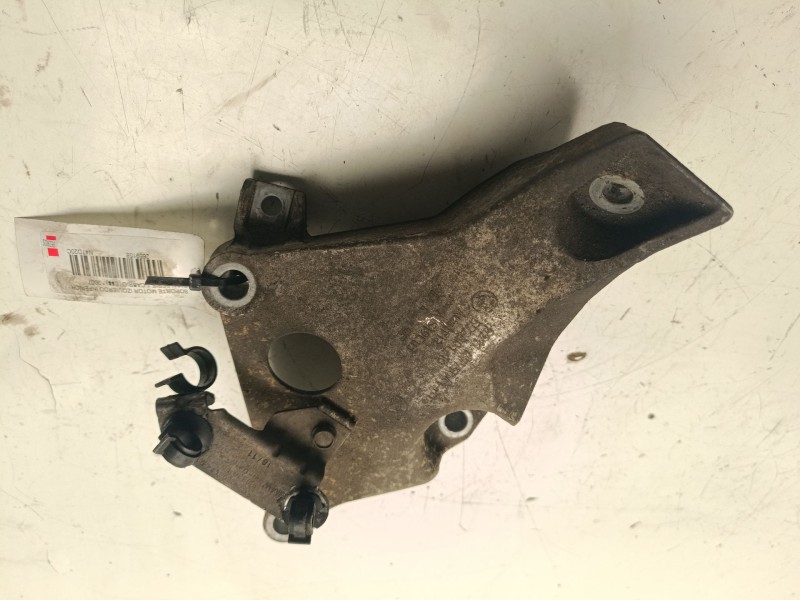 Recambio de soporte motor izquierdo inferior para bmw serie 1 cabrio (e88) referencia OEM IAM 2211677504101  