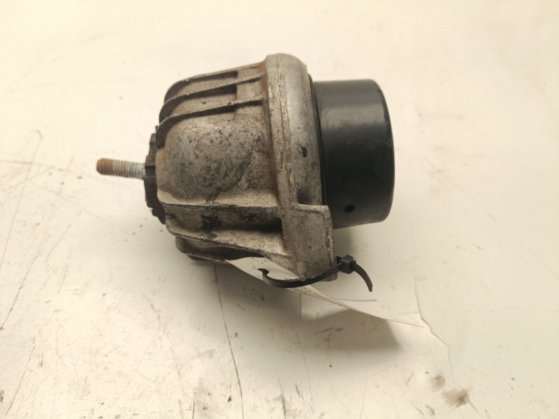 Recambio de soporte motor izquierdo inferior para bmw serie 3 berlina (e90) 2.0 16v referencia OEM IAM 13981112  