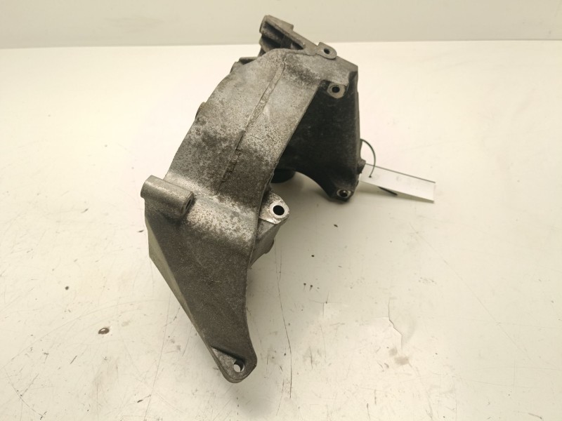 Recambio de soporte alternador para bmw 3 (e90) 320 d referencia OEM IAM 11167802639  