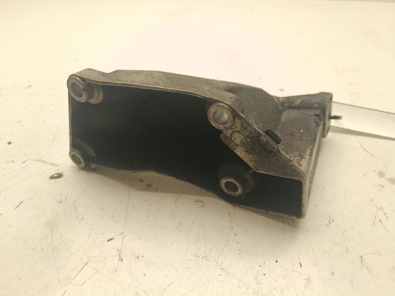 Recambio de soporte motor izquierdo superior para volkswagen passat b5 (3b2) 1.9 tdi 4motion referencia OEM IAM 8D0199307P  