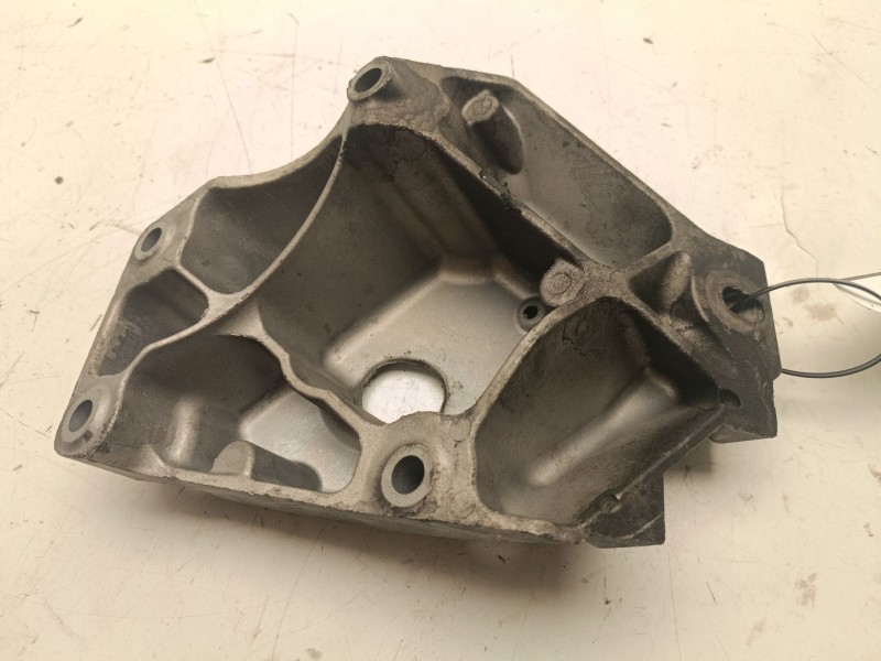 Recambio de soporte motor izquierdo superior para bmw x3 (e83) xdrive 20 d referencia OEM IAM 22113451673  