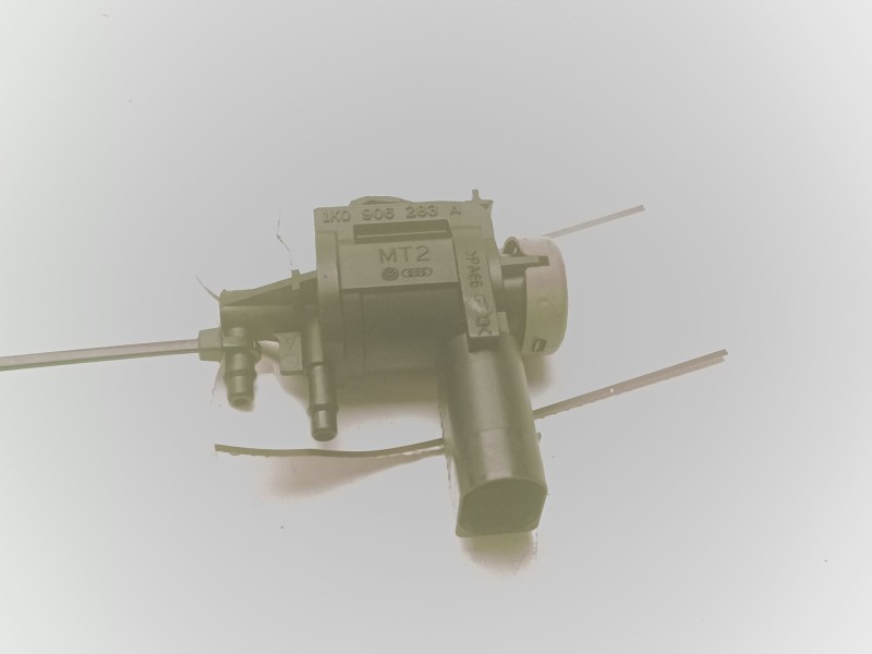 Recambio de sensor valvula egr para audi a3 sportback (8pa) 2.0 tdi referencia OEM IAM 1K0906283A  