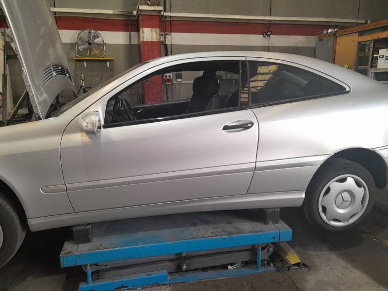 mercedes-benz clase c coupé (cl203) del año 2004