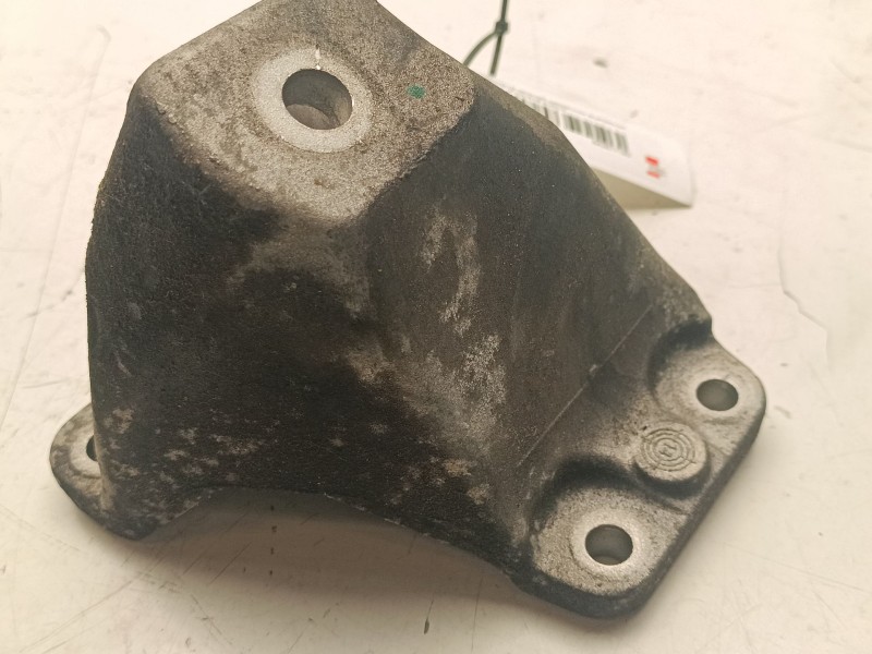 Recambio de soporte motor derecho superior para bmw 5 (f10) 518 d referencia OEM IAM 22116781242  