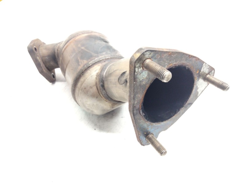 Recambio de catalizador para audi a4 b6 (8e2) 2.5 tdi quattro referencia OEM IAM 8E0131701AS  