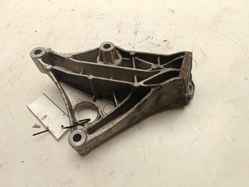 Recambio de soporte motor izquierdo superior para bmw 3 touring (f31) 320 d referencia OEM IAM 22116788611  