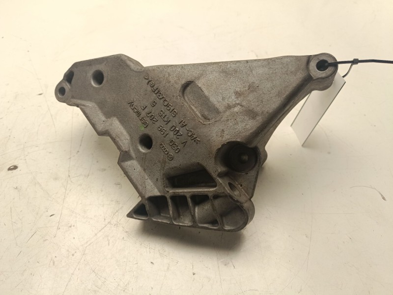 Recambio de soporte motor derecho inferior para audi a3 (8p1) 1.9 tdi referencia OEM IAM 03G199207F  