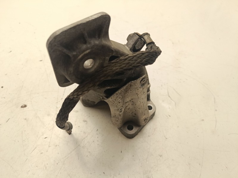 Recambio de soporte motor derecho superior para bmw 5 (e60) 530 d referencia OEM IAM 22116777056  