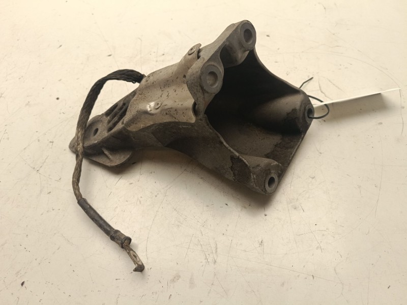 Recambio de soporte motor derecho superior para bmw 5 (e60) 530 d referencia OEM IAM 22116777056  