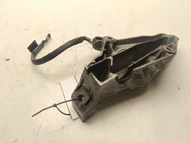 Recambio de soporte motor izquierdo superior para bmw 1 (e81) 116 i referencia OEM IAM 22116775041  