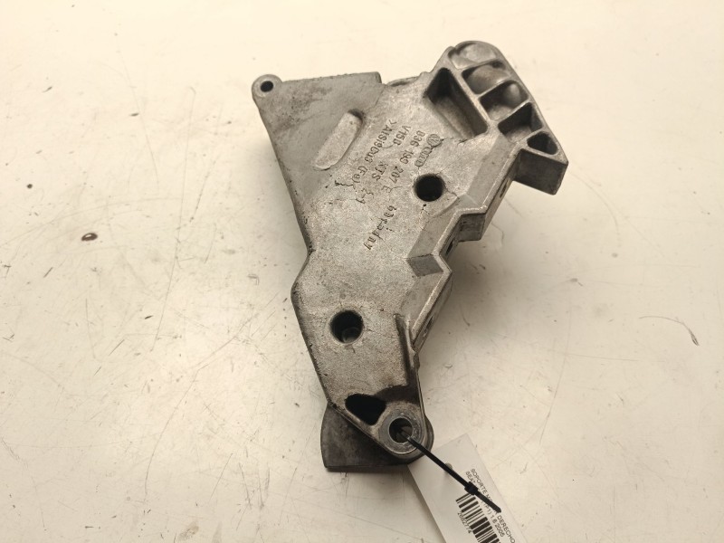 Recambio de soporte motor derecho inferior para seat leon (1p1) 1.6 referencia OEM IAM 03G199207E  