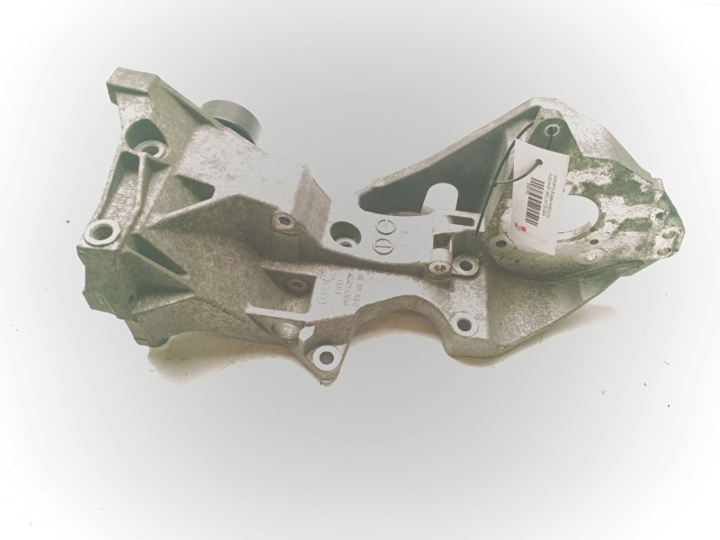 Recambio de soporte bomba inyeccion para audi a4 b7 (8ec) 2.0 tdi referencia OEM IAM 03L903143R  