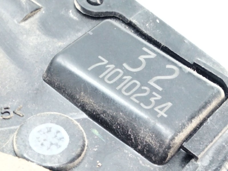 Recambio de cerradura puerta trasera derecha para subaru justy iv 1.0 (m300) referencia OEM IAM 71010234  