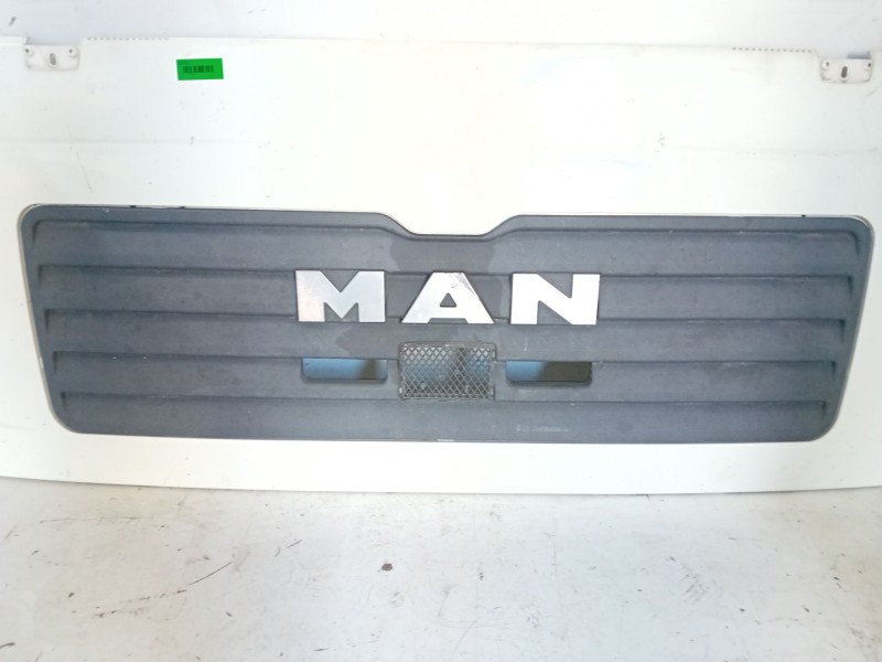 Recambio de calandra para man tg 360 a referencia OEM IAM 81611100063  