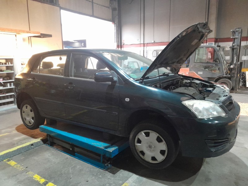 toyota corolla (_e12_) del año 2005