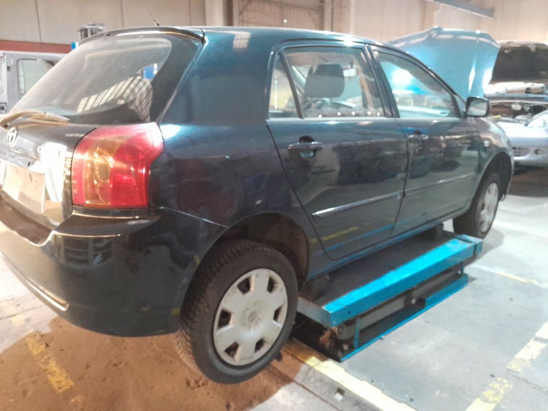 toyota corolla (_e12_) del año 2005