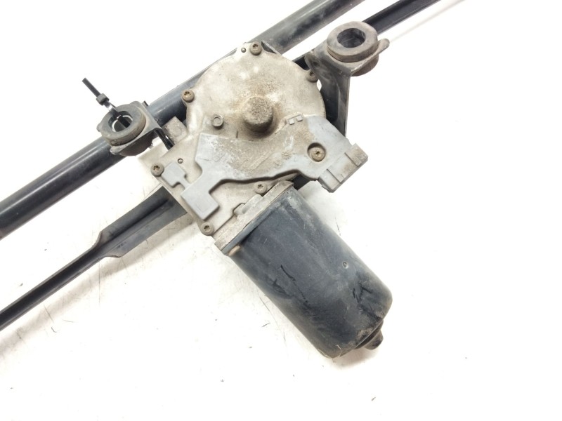 Recambio de motor limpia delantero para man tg 360 a referencia OEM IAM 81264016138  