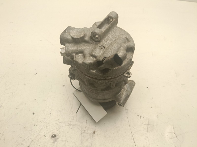 Recambio de compresor aire acondicionado para audi a4 berlina (8w2) referencia OEM IAM 4M0816803  