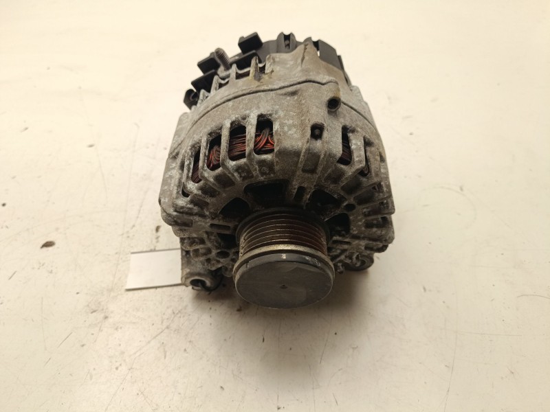 Recambio de alternador para bmw serie 3 berlina (e90) 2.0 16v referencia OEM IAM 8507624  
