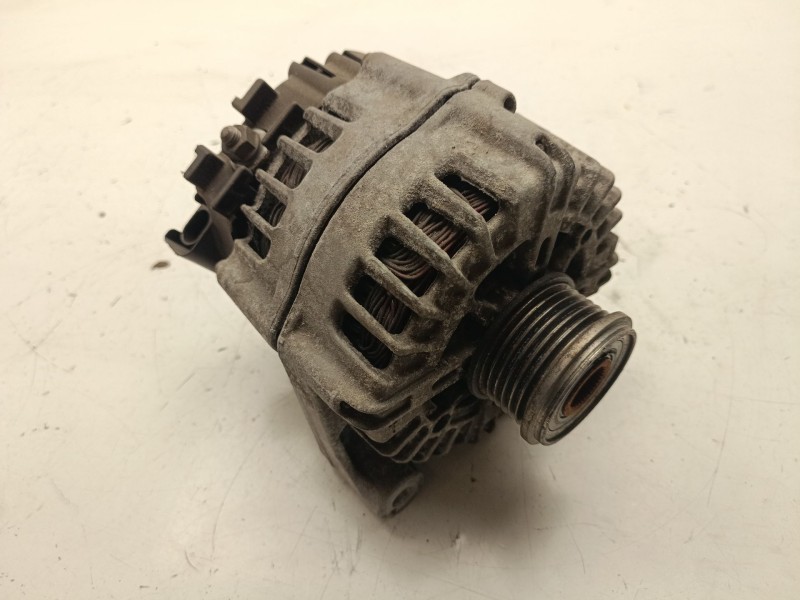 Recambio de alternador para bmw serie 3 berlina (e90) 2.0 16v diesel cat referencia OEM IAM 8507624  