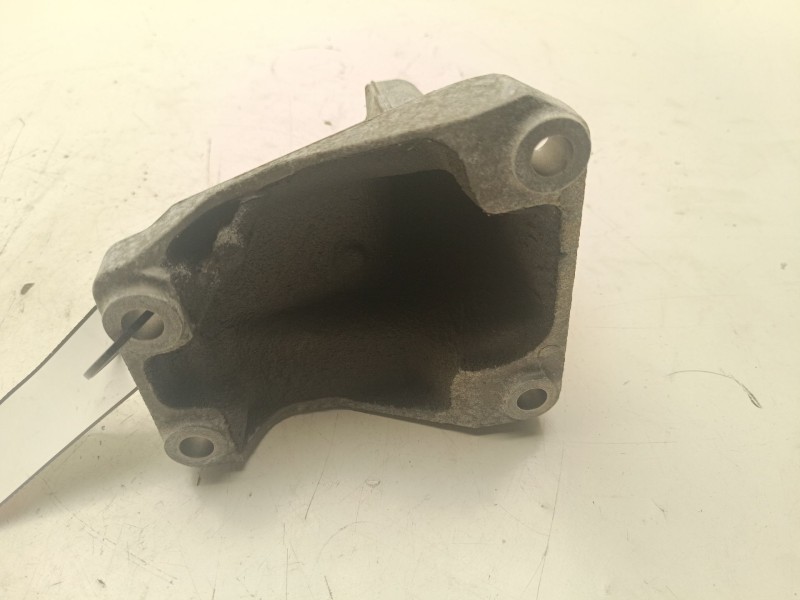 Recambio de soporte motor derecho superior para bmw 3 (f30, f80) 320 d referencia OEM IAM 22116788612  