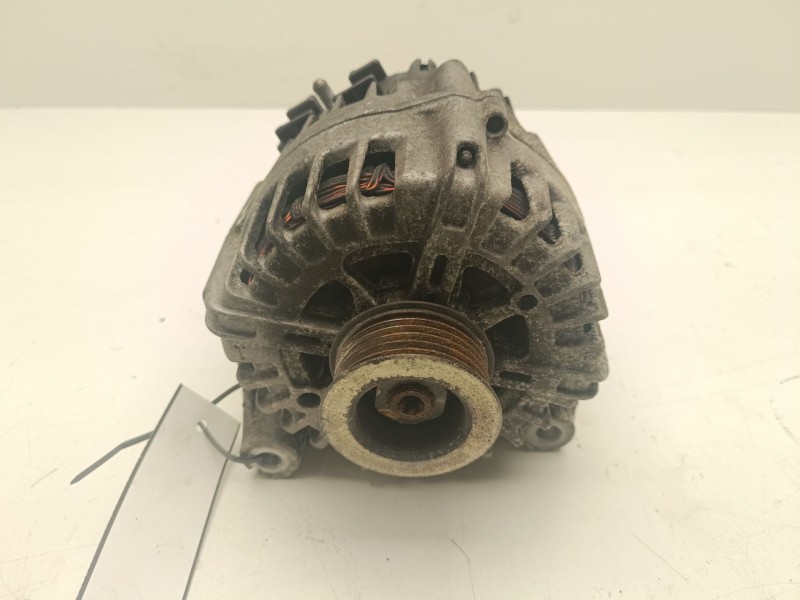 Recambio de alternador para bmw serie 1 cabrio (e88) referencia OEM IAM 7802261  